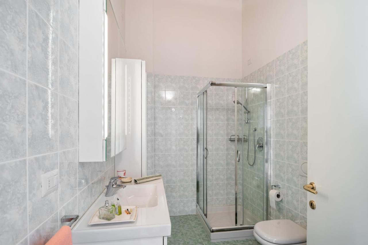 Bright Apartment Como Cavallasca Екстер'єр фото